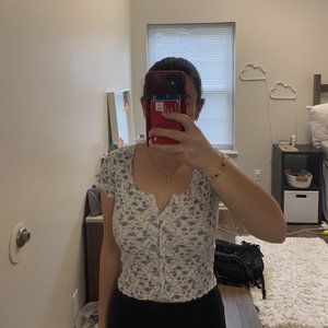 Brandy Melville tshirt